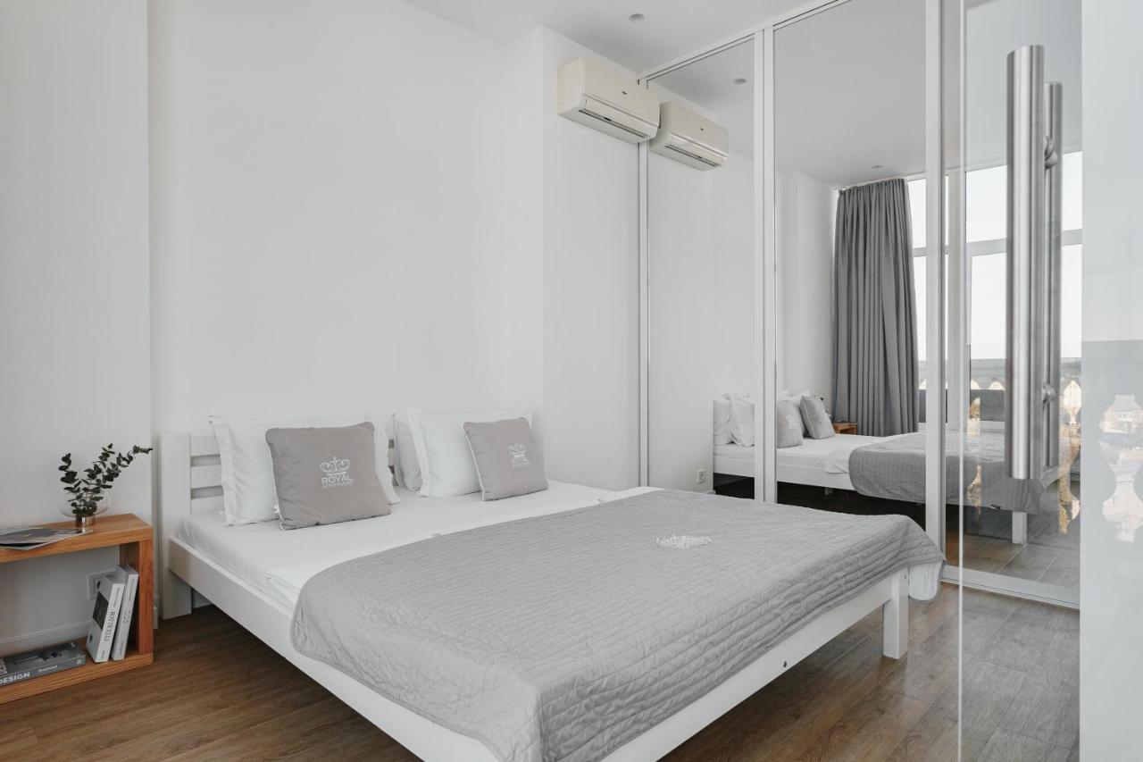 Royal Sky Apartments Одесса Экстерьер фото